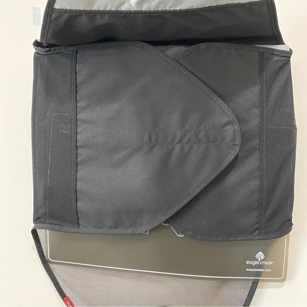NWT Eagle Creek Pack Garment Folder Suitcase Organizer